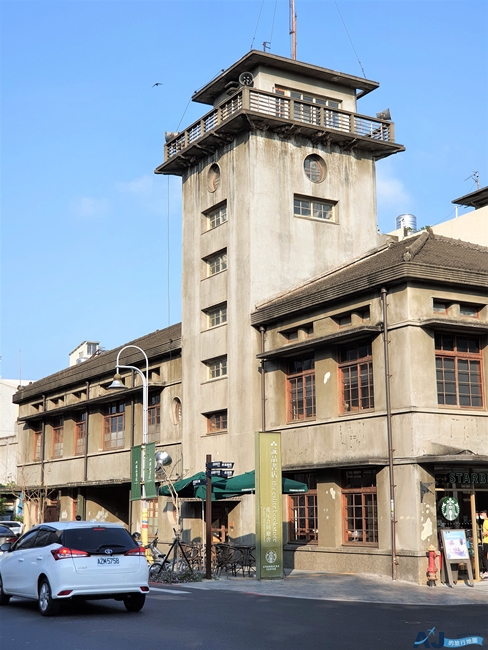 雲林景點 虎尾星巴克 日本時代合同廳舍改建 星巴克特色門市