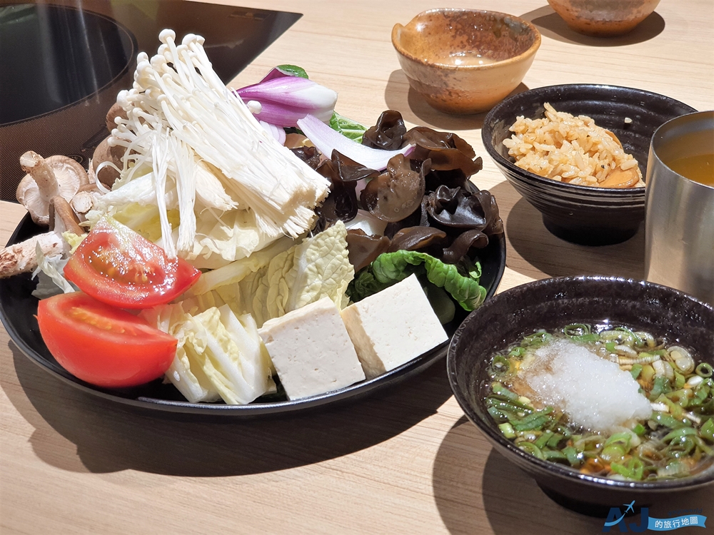 桃園美食 聚北海道昆布鍋桃園統領店 新鮮野菜自助吧吃到飽 桃園火鍋推薦 桃園美食 聚北海道昆布鍋桃園統領店 新鮮野菜自助吧吃到飽 桃園火鍋推薦