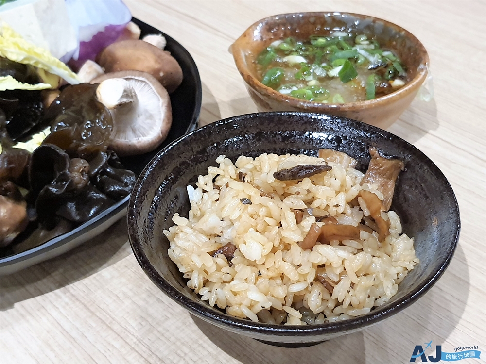 桃園美食 聚北海道昆布鍋桃園統領店 新鮮野菜自助吧吃到飽 桃園火鍋推薦 桃園美食 聚北海道昆布鍋桃園統領店 新鮮野菜自助吧吃到飽 桃園火鍋推薦