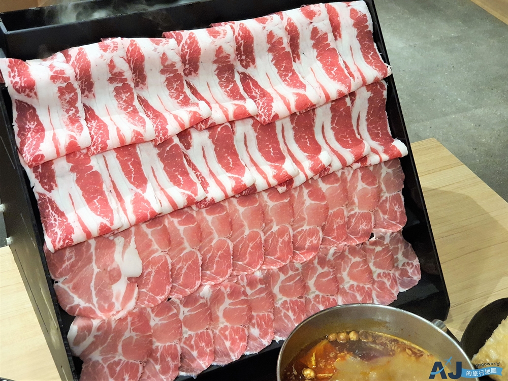 桃園美食 聚北海道昆布鍋桃園統領店 新鮮野菜自助吧吃到飽 桃園火鍋推薦 桃園美食 聚北海道昆布鍋桃園統領店 新鮮野菜自助吧吃到飽 桃園火鍋推薦