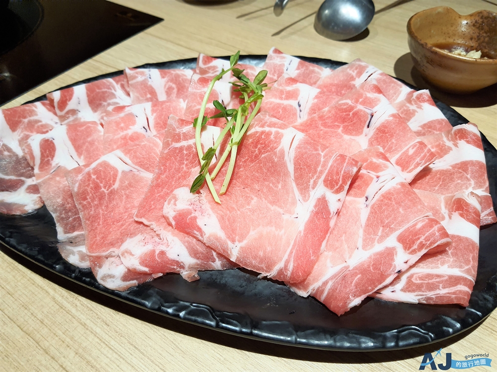 桃園美食 聚北海道昆布鍋桃園統領店 新鮮野菜自助吧吃到飽 桃園火鍋推薦 桃園美食 聚北海道昆布鍋桃園統領店 新鮮野菜自助吧吃到飽 桃園火鍋推薦