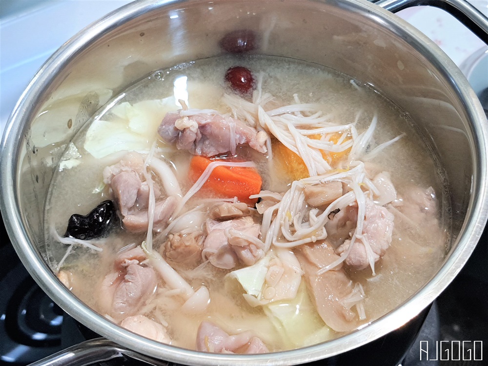低熱量料理 王媽媽廚房雞湯鍋 9種口味美味鮮食包、還有手作抓餅喔