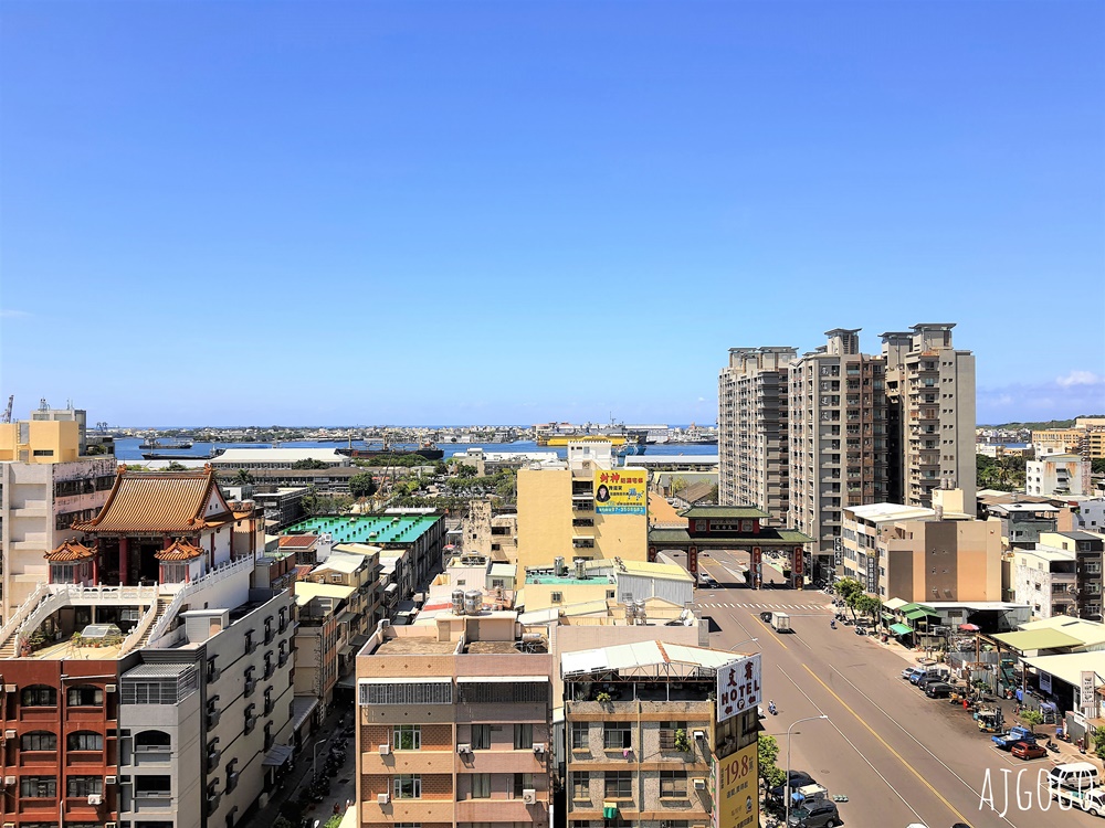 2026高雄住宿 塩泊思行旅 高雄駁二飯店推薦 標準四人房、停車場 高雄飯店推薦