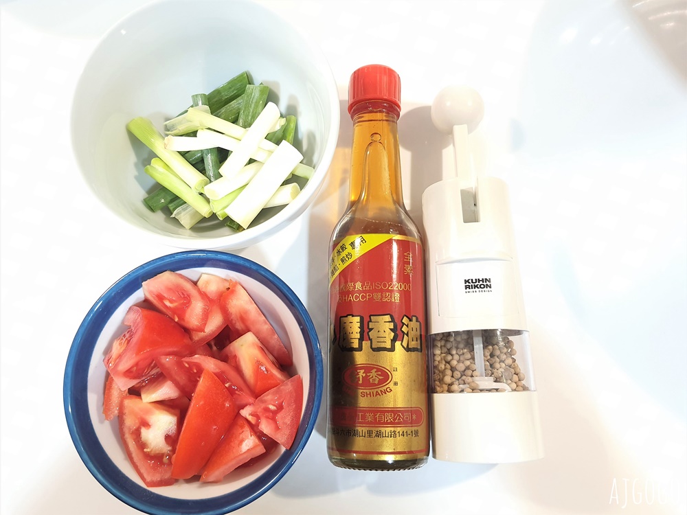 簡單食譜 番茄蛋花湯 蔥燒湯底番茄蛋花湯 減肥餐 低熱量料理 簡單食譜 番茄蛋花湯 蔥燒湯底番茄蛋花湯 減肥餐 低熱量料理