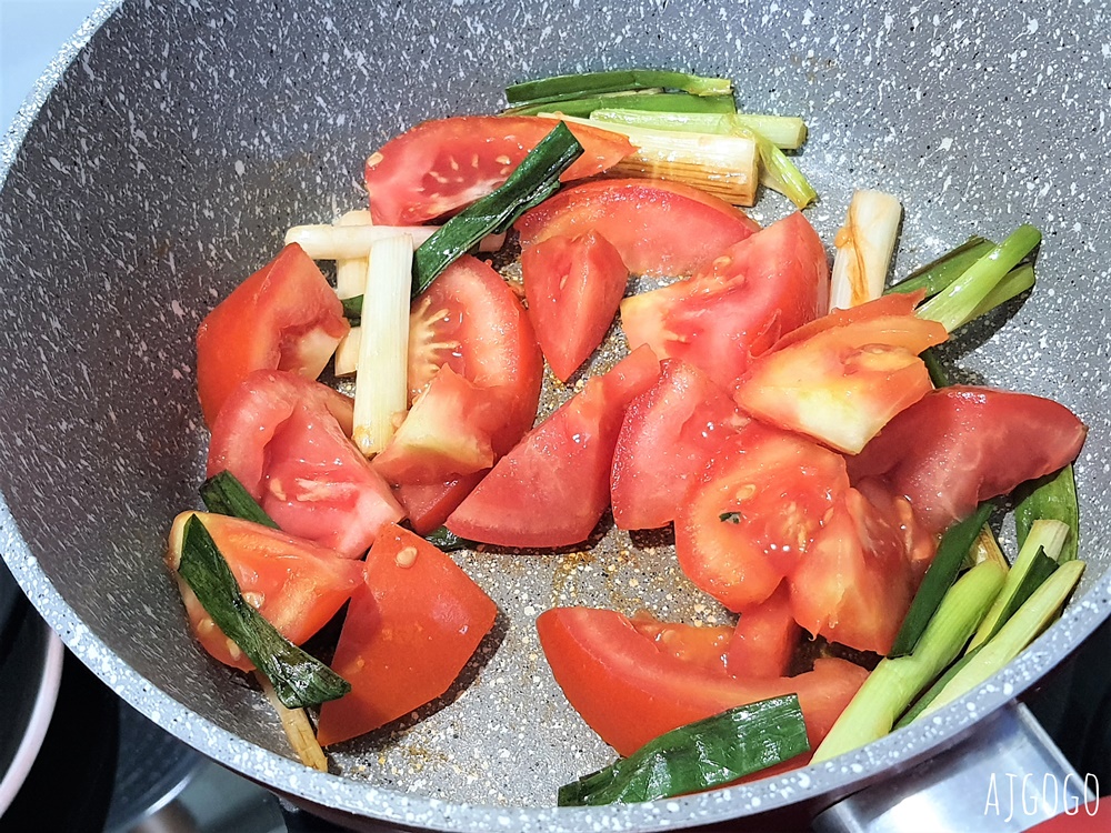 簡單食譜 番茄蛋花湯 蔥燒湯底番茄蛋花湯 減肥餐 低熱量料理