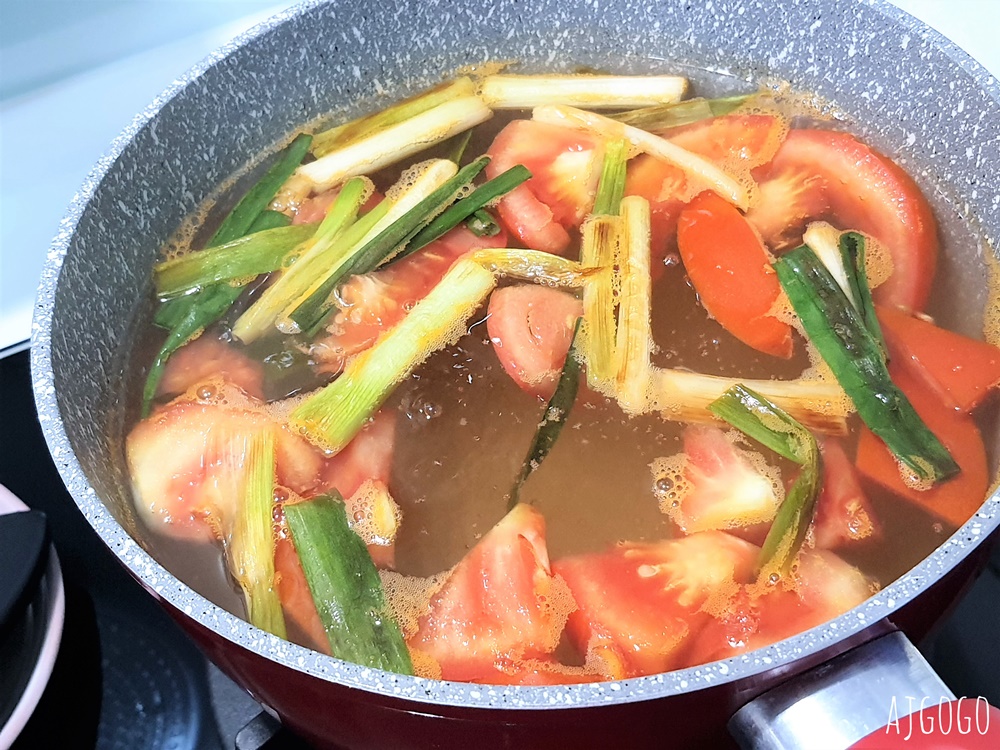 簡單食譜 番茄蛋花湯 蔥燒湯底番茄蛋花湯 減肥餐 低熱量料理