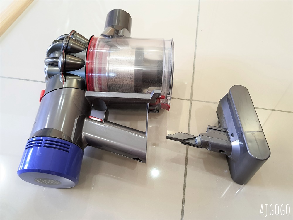 Dyson吸塵器換電池 只要拆三顆螺絲就可以換新電池