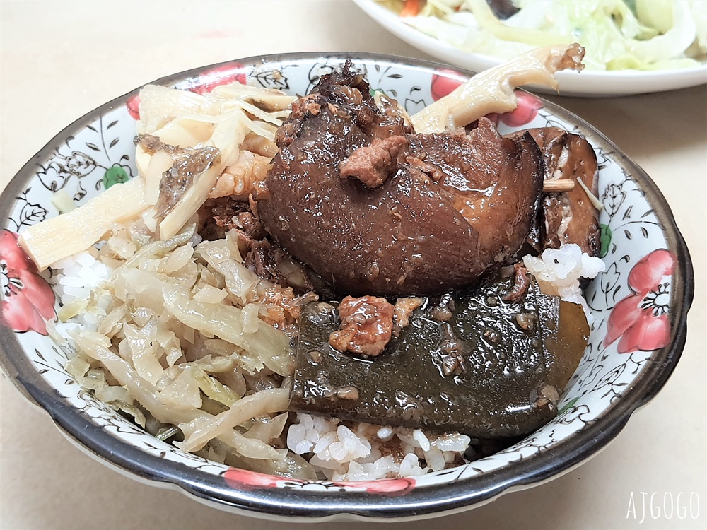桃園美食 羅浮老紀888牛肉麵 羅馬公路外的小餐館 桃園復興區美食