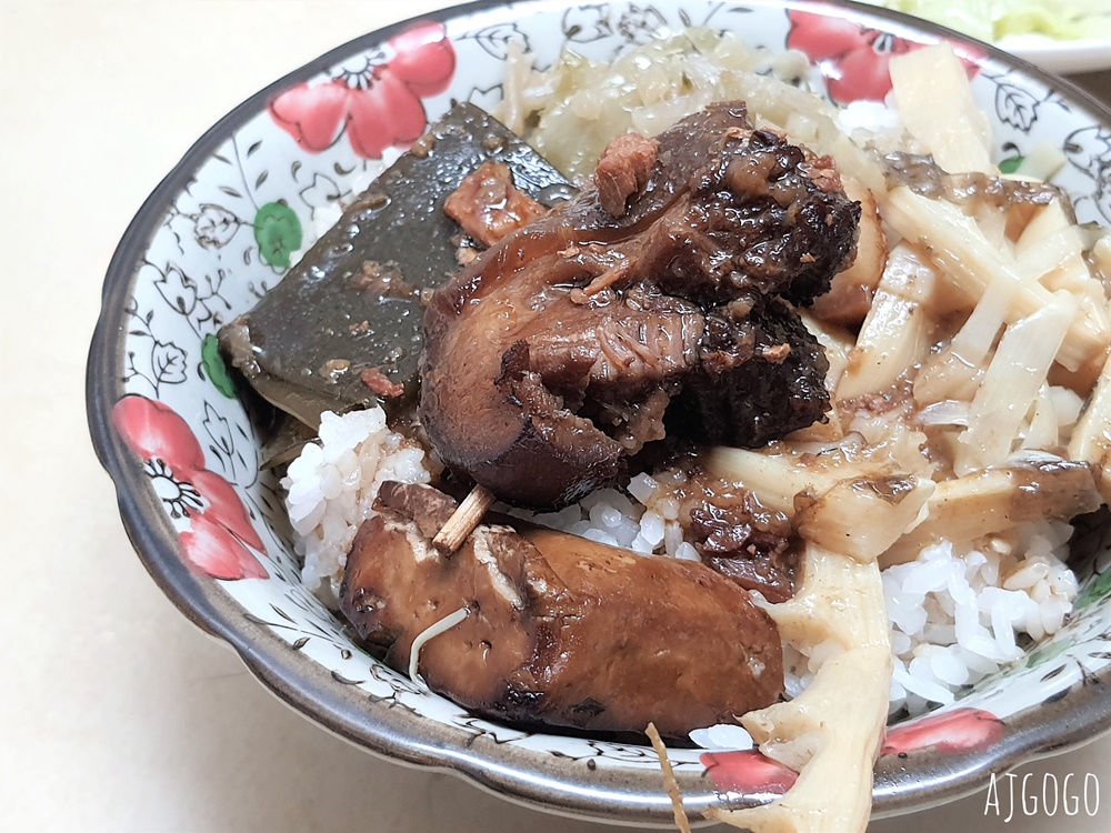 桃園美食 羅浮老紀888牛肉麵 羅馬公路外的小餐館 桃園復興區美食