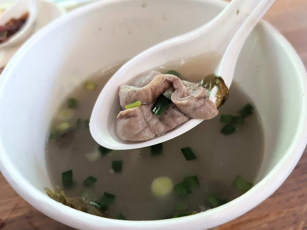 花蓮美食 錢記早餐 花蓮早餐推薦 炒麵、豬血湯、蛋餅是傳統口味