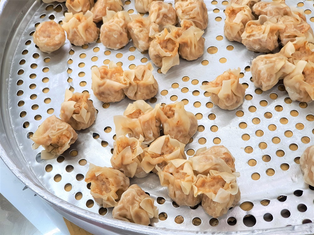 基隆美食 基隆簡家蚵仔煎 蚵仔好新鮮 還有好吃的基隆式燒賣