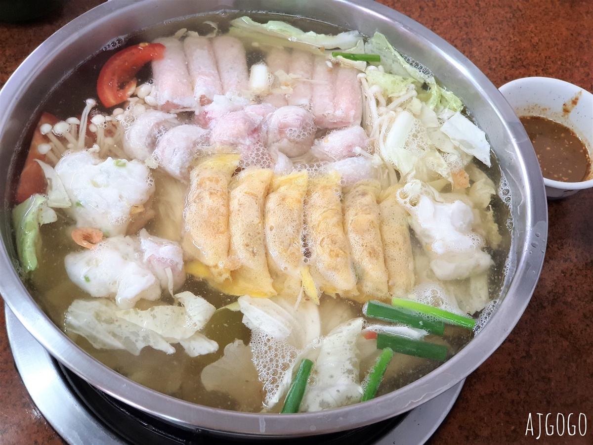 2026高雄美食 汕頭天天沙茶火鍋 鹽埕火鍋老店 清甜不油膩的扁魚湯頭好喝 @AJ的旅行地圖