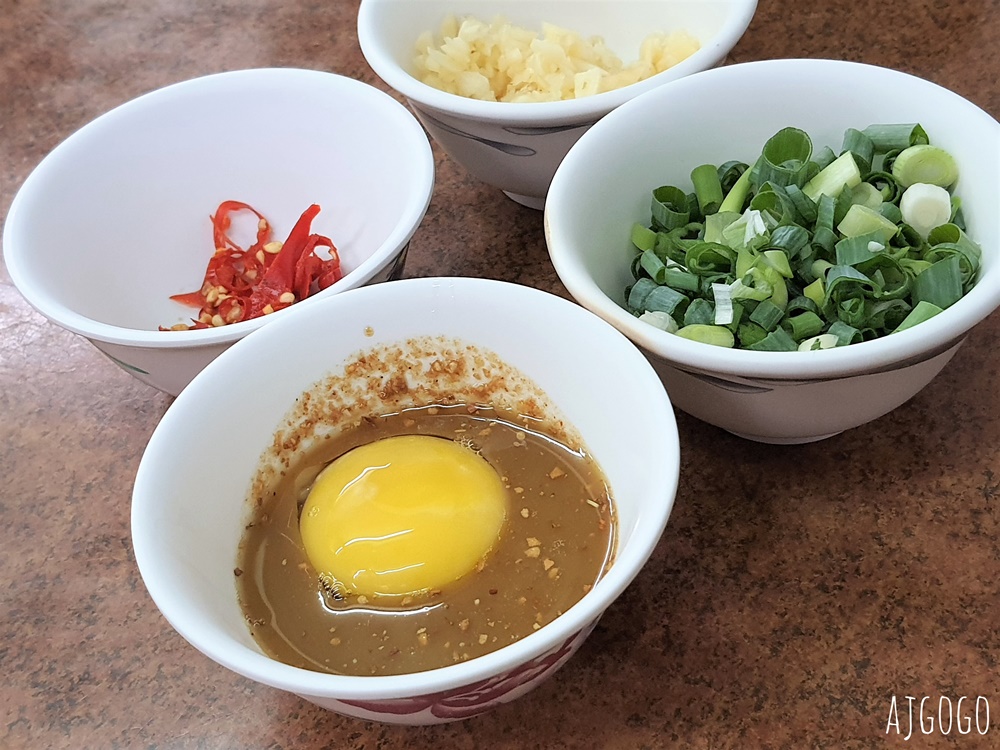 高雄美食 汕頭天天沙茶火鍋 鹽埕火鍋老店 清甜不油膩的扁魚湯頭好喝