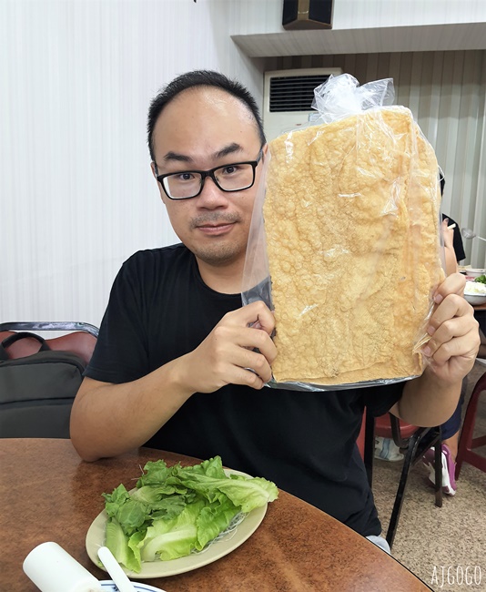 高雄美食 汕頭天天沙茶火鍋 鹽埕火鍋老店 清甜不油膩的扁魚湯頭好喝