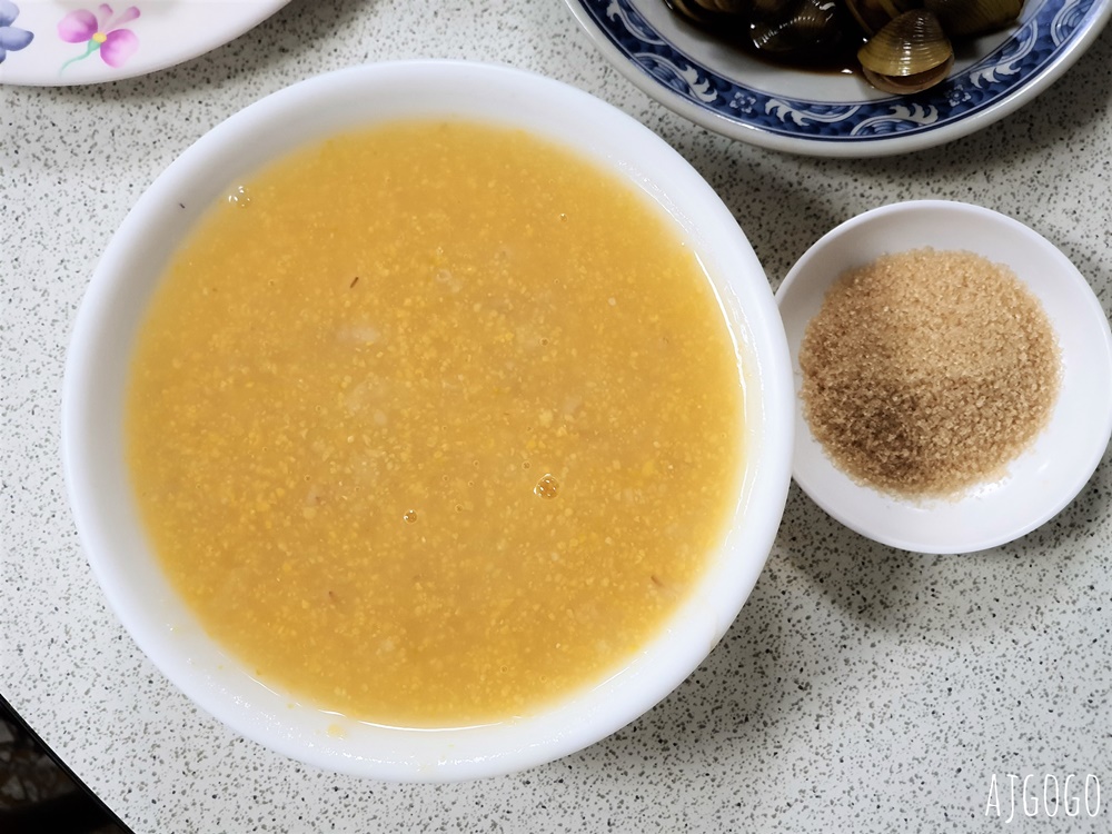 南投美食 梅園餡餅粥 中興新村美食推薦 小菜、豬肉蒸餃、酸辣湯好吃