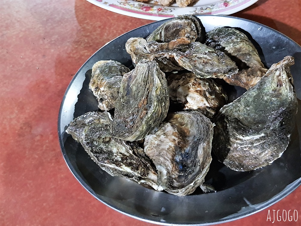 東港美食 東港牛哥海鮮碳烤 熱炒、牡蠣好新鮮 東港晚餐消夜推薦 屏東美食