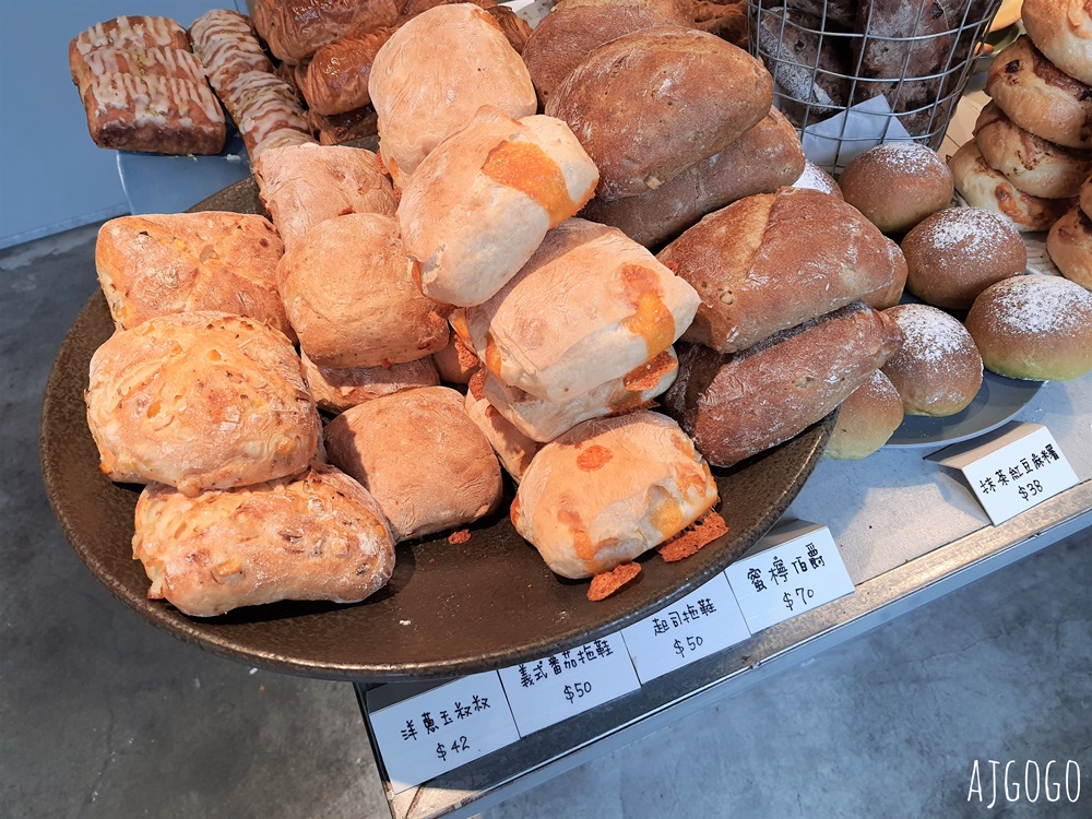 屏東美食 美菊麵包店 屏東市好吃麵包 文青裝潢 屏東旅遊推薦