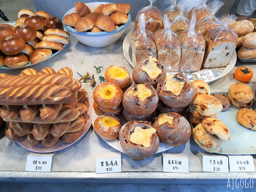 屏東美食 美菊麵包店 屏東市好吃麵包 文青裝潢 屏東旅遊推薦