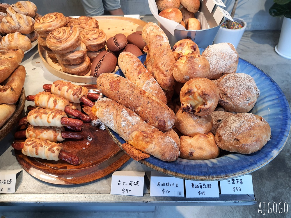 屏東美食 美菊麵包店 屏東市好吃麵包 文青裝潢 屏東旅遊推薦