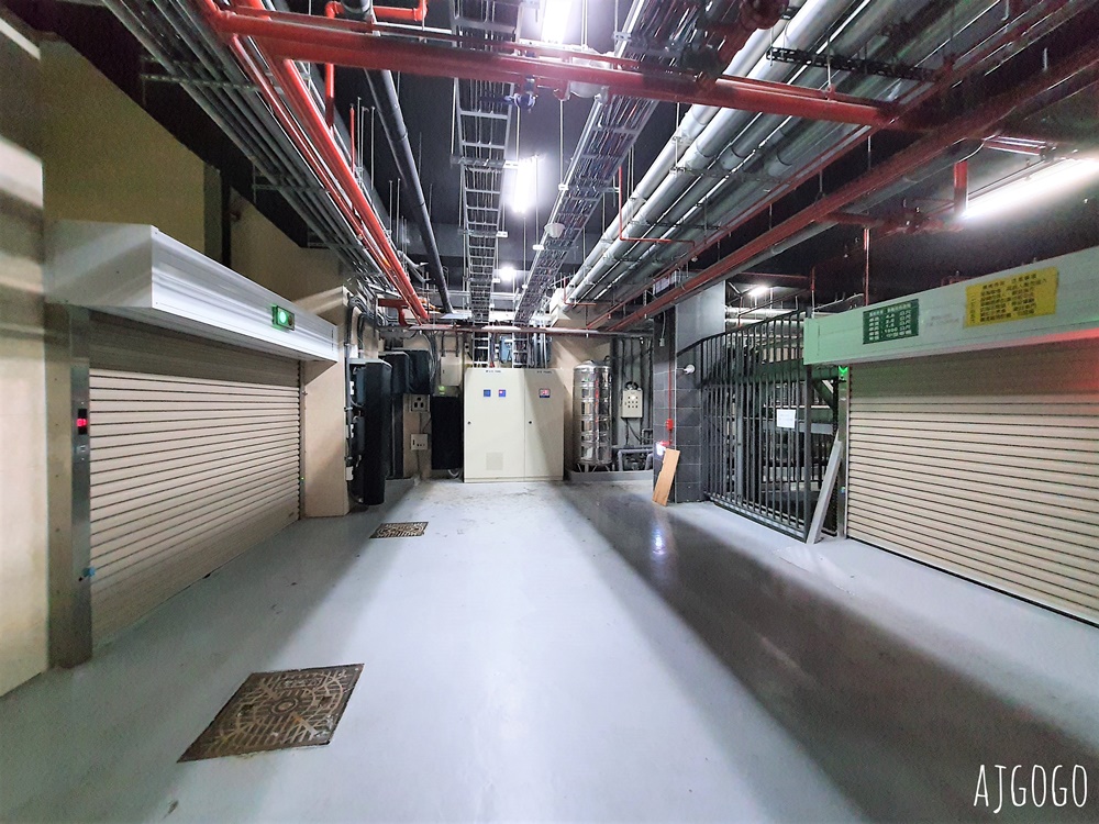 2026台中住宿 楓華沐月台灣大道行館 台中飯店推薦 標準家庭房、停車場