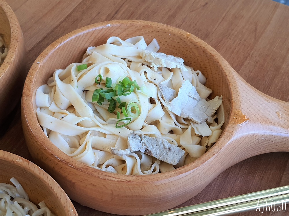 台南美食 新營葉明致麵舖 老建築改建的文青麵店 新營美食