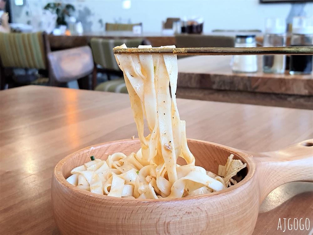 台南美食 新營葉明致麵舖 老建築改建的文青麵店 新營美食