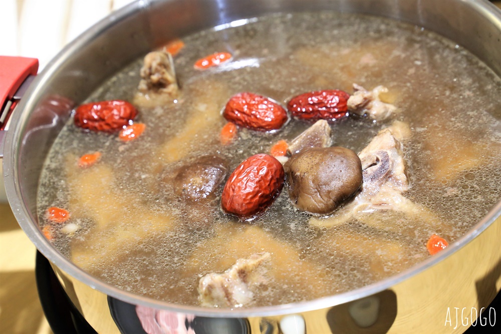 火鍋宅配 在家吃松阪火鍋組 台灣豬肉送到家 還有好喝的養生藥膳龍骨湯組 火鍋宅配 在家吃松阪火鍋組 台灣豬肉送到家 還有好喝的養生藥膳龍骨湯組