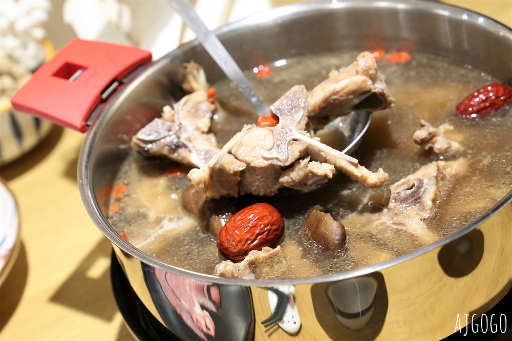 火鍋宅配 在家吃松阪火鍋組 台灣豬肉送到家 還有好喝的養生藥膳龍骨湯組 火鍋宅配 在家吃松阪火鍋組 台灣豬肉送到家 還有好喝的養生藥膳龍骨湯組