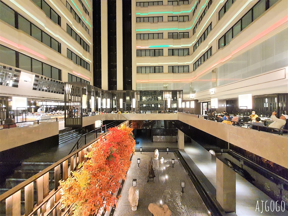 2026西門町美食 魅麗海 中庭餐廳 德立莊店 牛排、雞排、豬排+自助沙拉吧吃到飽 台北美食