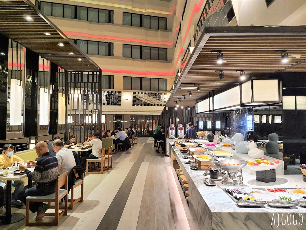 2026西門町美食 魅麗海 中庭餐廳 德立莊店 牛排、雞排、豬排+自助沙拉吧吃到飽 台北美食