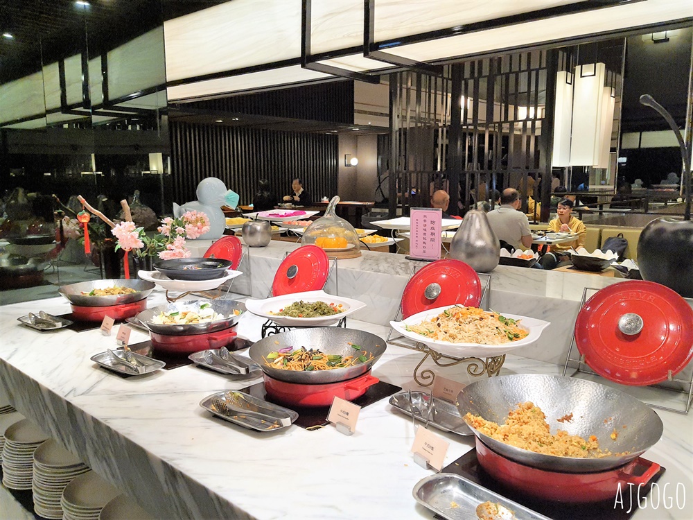 2026西門町美食 魅麗海 中庭餐廳 德立莊店 牛排、雞排、豬排+自助沙拉吧吃到飽 台北美食