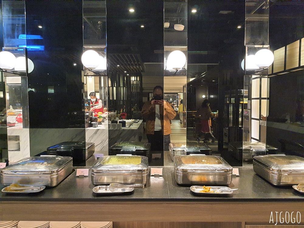 2026西門町美食 魅麗海 中庭餐廳 德立莊店 牛排、雞排、豬排+自助沙拉吧吃到飽 台北美食