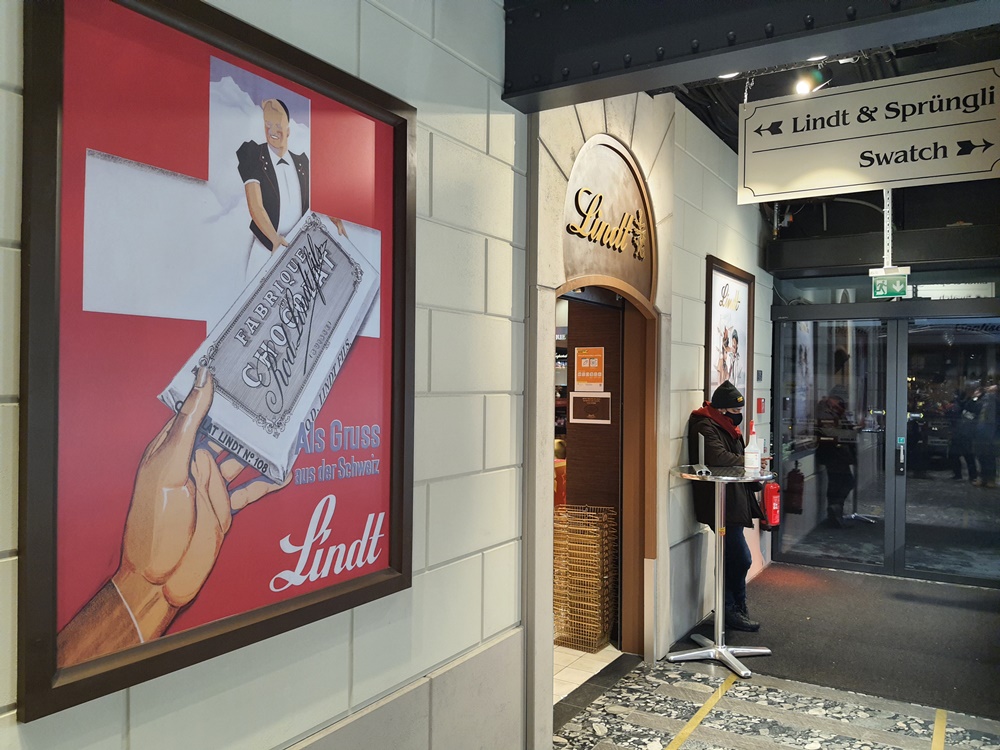 2026瑞士旅遊 少女峰紀念品旗艦店 因特拉肯市區 Top of Europe Flagship Store 2026瑞士旅遊 少女峰紀念品旗艦店 因特拉肯市區 Top of Europe Flagship Store