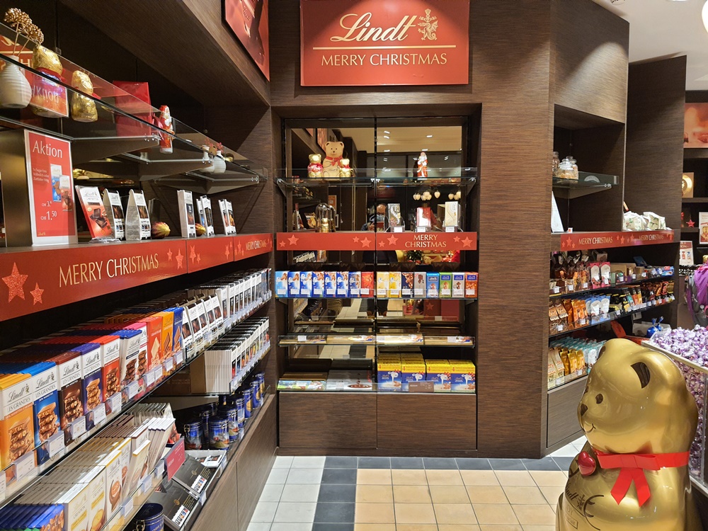 2026瑞士旅遊 少女峰紀念品旗艦店 因特拉肯市區 Top of Europe Flagship Store 2026瑞士旅遊 少女峰紀念品旗艦店 因特拉肯市區 Top of Europe Flagship Store