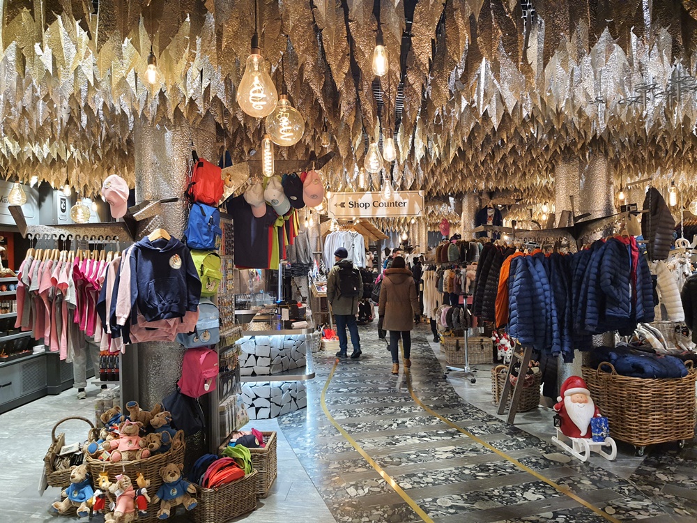 2026瑞士旅遊 少女峰紀念品旗艦店 因特拉肯市區 Top of Europe Flagship Store 2026瑞士旅遊 少女峰紀念品旗艦店 因特拉肯市區 Top of Europe Flagship Store