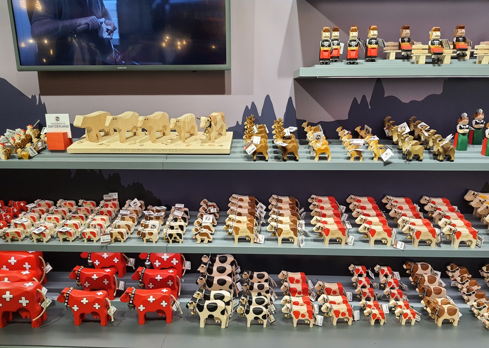 2026瑞士旅遊 少女峰紀念品旗艦店 因特拉肯市區 Top of Europe Flagship Store 2026瑞士旅遊 少女峰紀念品旗艦店 因特拉肯市區 Top of Europe Flagship Store