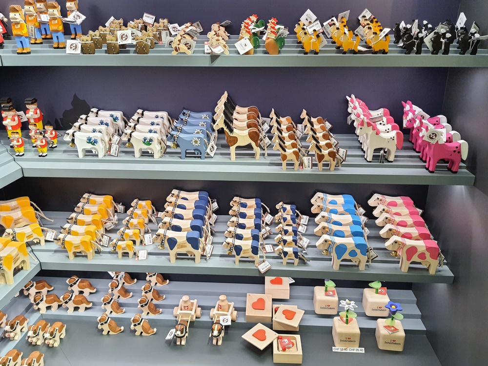 2026瑞士旅遊 少女峰紀念品旗艦店 因特拉肯市區 Top of Europe Flagship Store