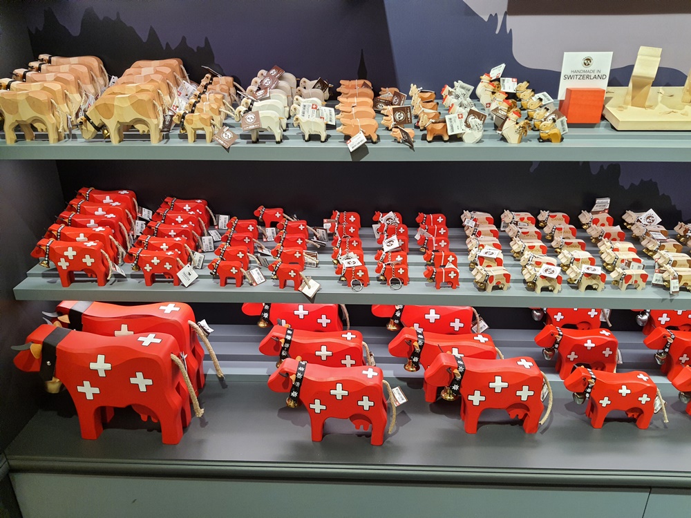 2026瑞士旅遊 少女峰紀念品旗艦店 因特拉肯市區 Top of Europe Flagship Store 2026瑞士旅遊 少女峰紀念品旗艦店 因特拉肯市區 Top of Europe Flagship Store