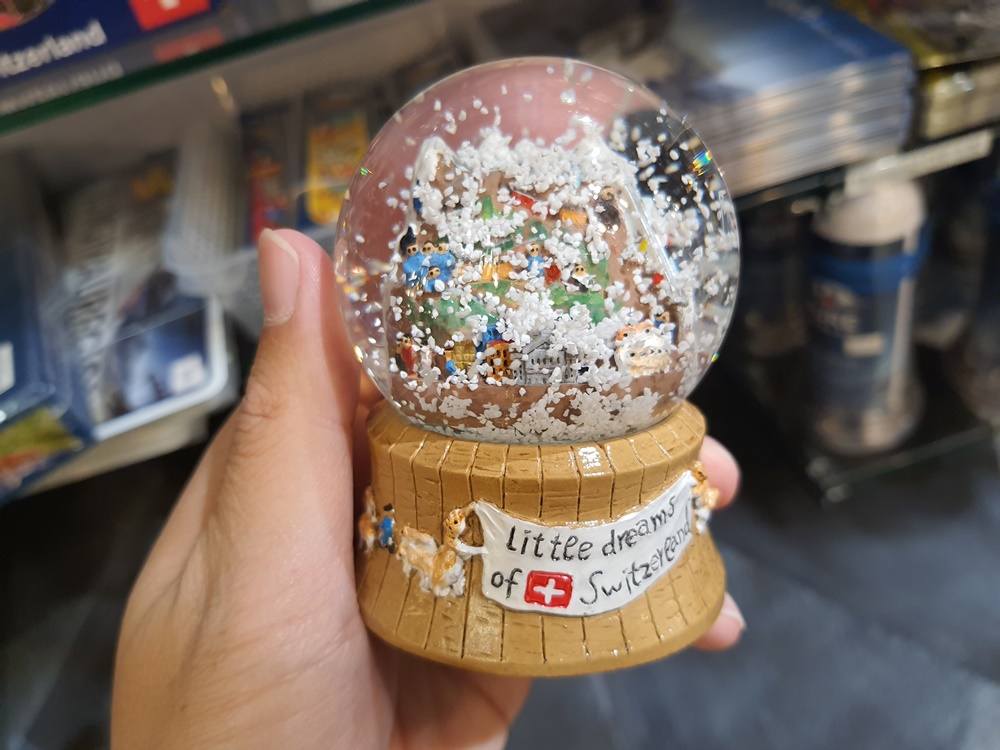 2026瑞士旅遊 少女峰紀念品旗艦店 因特拉肯市區 Top of Europe Flagship Store 2026瑞士旅遊 少女峰紀念品旗艦店 因特拉肯市區 Top of Europe Flagship Store