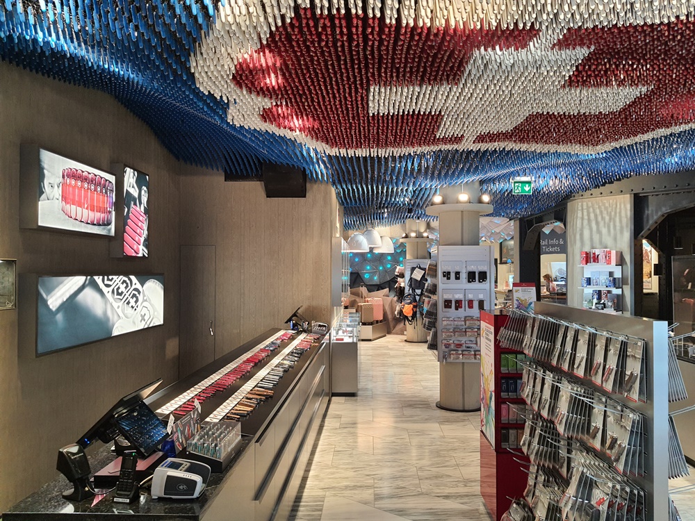 2026瑞士旅遊 少女峰紀念品旗艦店 因特拉肯市區 Top of Europe Flagship Store 2026瑞士旅遊 少女峰紀念品旗艦店 因特拉肯市區 Top of Europe Flagship Store
