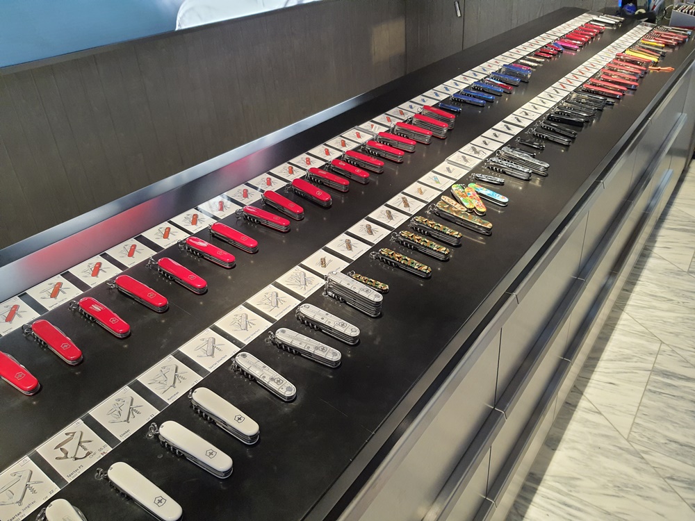 2026瑞士旅遊 少女峰紀念品旗艦店 因特拉肯市區 Top of Europe Flagship Store 2026瑞士旅遊 少女峰紀念品旗艦店 因特拉肯市區 Top of Europe Flagship Store