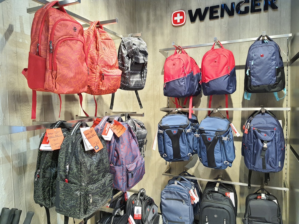 2026瑞士旅遊 少女峰紀念品旗艦店 因特拉肯市區 Top of Europe Flagship Store 2026瑞士旅遊 少女峰紀念品旗艦店 因特拉肯市區 Top of Europe Flagship Store