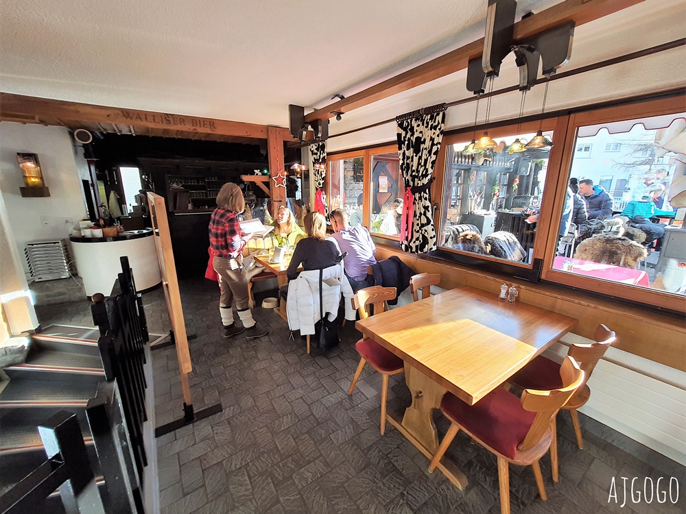 瑞士旅遊 薩斯費美食 Restaurant Zur Mühle 奧運滑雪金牌開的餐廳 起司火鍋、藍帶肉排好吃