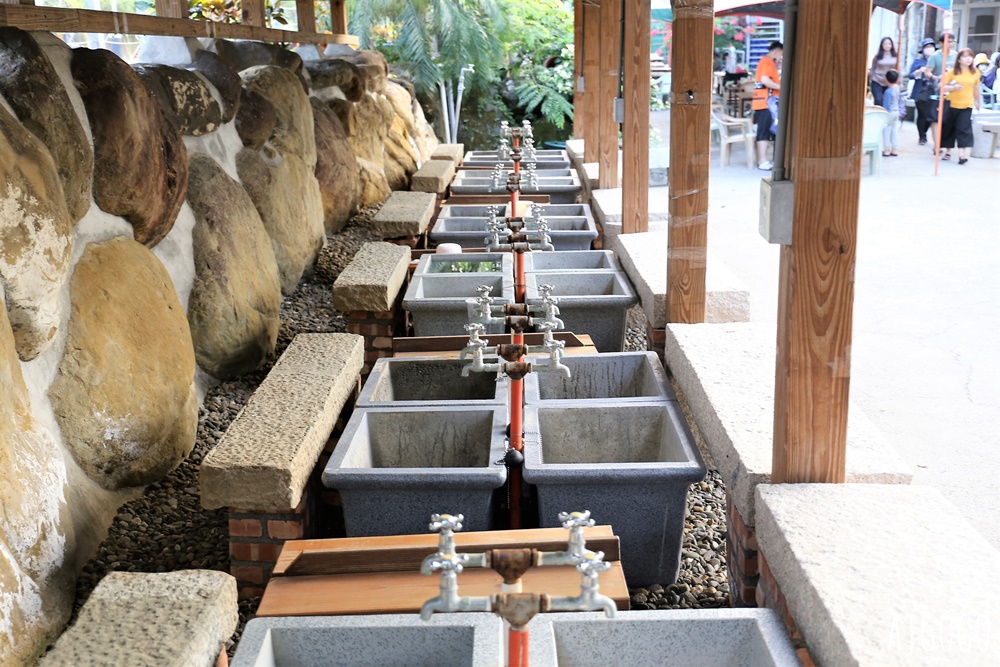 台南景點 龜丹水哥溫泉區 龜丹休閒體驗農園 泡湯規矩多 半露天森林獨立湯屋