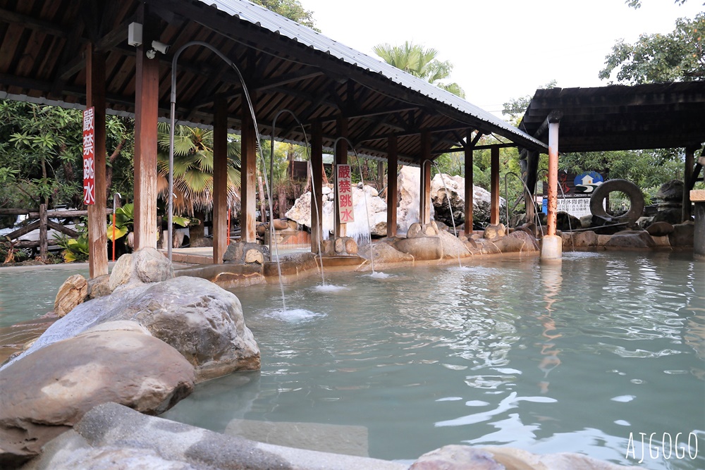 台南景點 龜丹水哥溫泉區 龜丹休閒體驗農園 泡湯規矩多 半露天森林獨立湯屋
