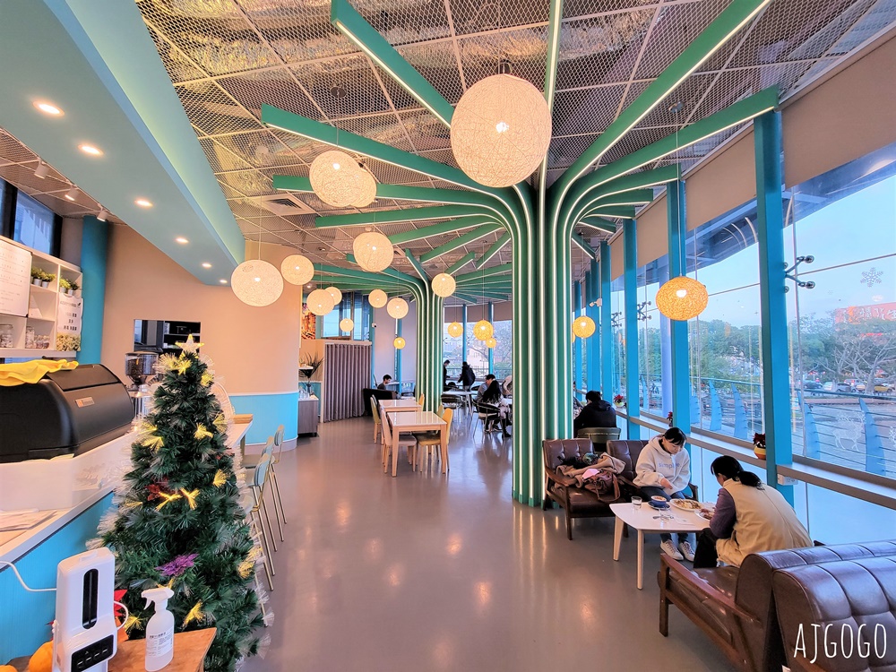 桃園美食 龍咖啡 龍潭大池旁的湖景咖啡廳 喝下午茶的好地方 寵物友善