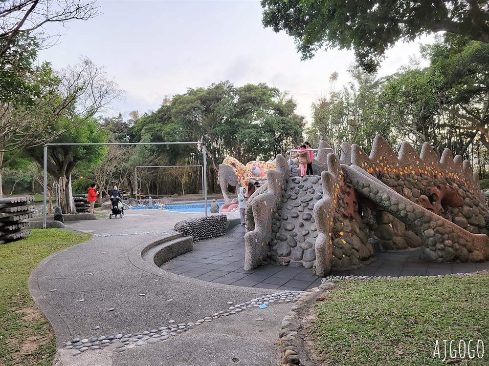 桃園美食 龍咖啡 龍潭大池旁的湖景咖啡廳 喝下午茶的好地方 寵物友善