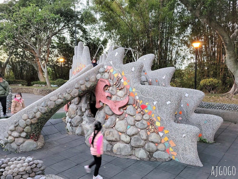 桃園美食 龍咖啡 龍潭大池旁的湖景咖啡廳 喝下午茶的好地方 寵物友善