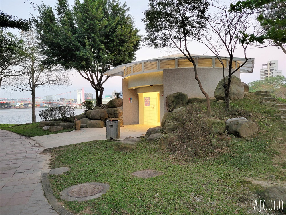 桃園美食 龍咖啡 龍潭大池旁的湖景咖啡廳 喝下午茶的好地方 寵物友善