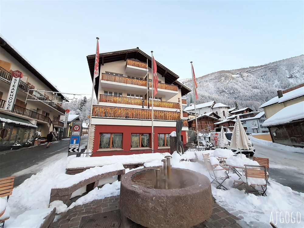 瑞士旅遊 洛伊克巴德溫泉區 Leukerbad Thermal bath 策馬特近郊泡溫泉的好地方